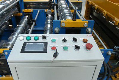 El sistema de control PLC se puede elegir entre Schneider, Siemens y Delta.